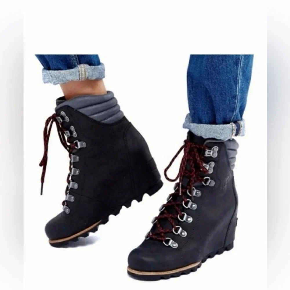 SOREL Conquest Lace Up Wedge Booties‎ WATERPROOF LEATHER BLACK 6.5